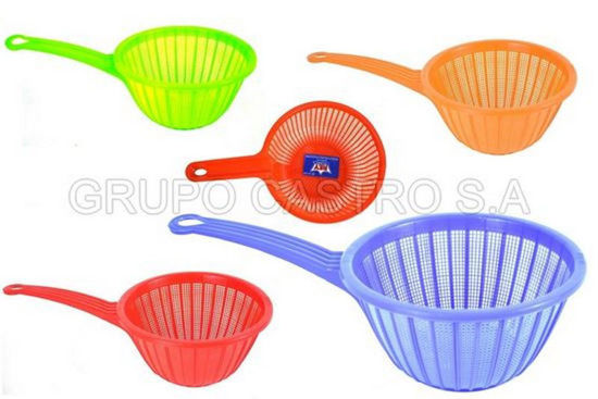 Foto de Colador Taypa #1 c/mang Gde 31larg,17.9anc,9alt cms Reyplast COX022000 (300)